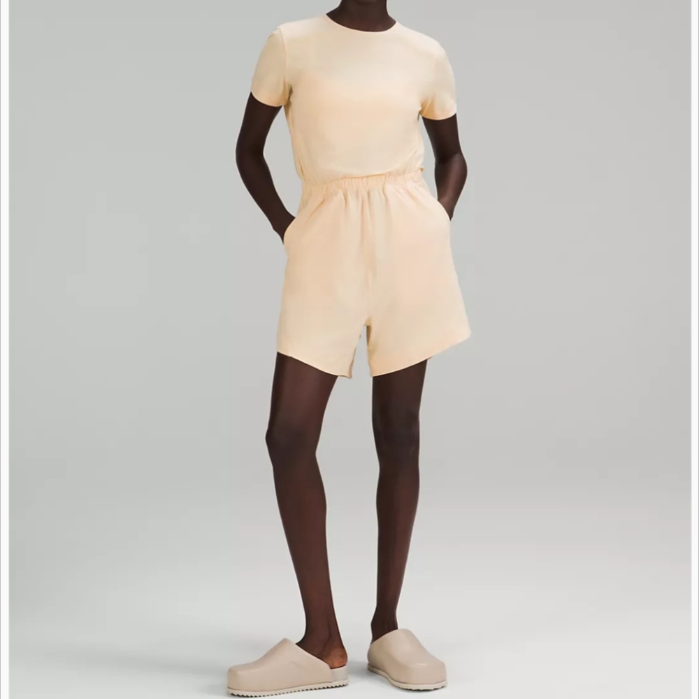 Lululemon Lightweight High-Neck Backless Romper Prosecco Size 2 Women's **